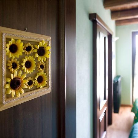 希尼奥 Cascina Il Ginepro旅馆 外观 照片